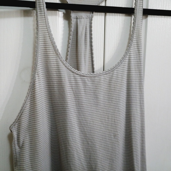 LULULEMON 105 F Singlet - Size 8 - Picture 2 of 6